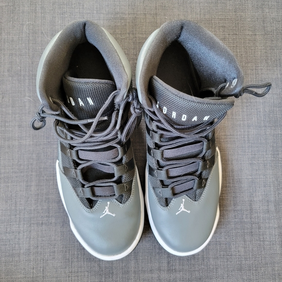 Nike Air Jordan Aura - Picture 4 of 6